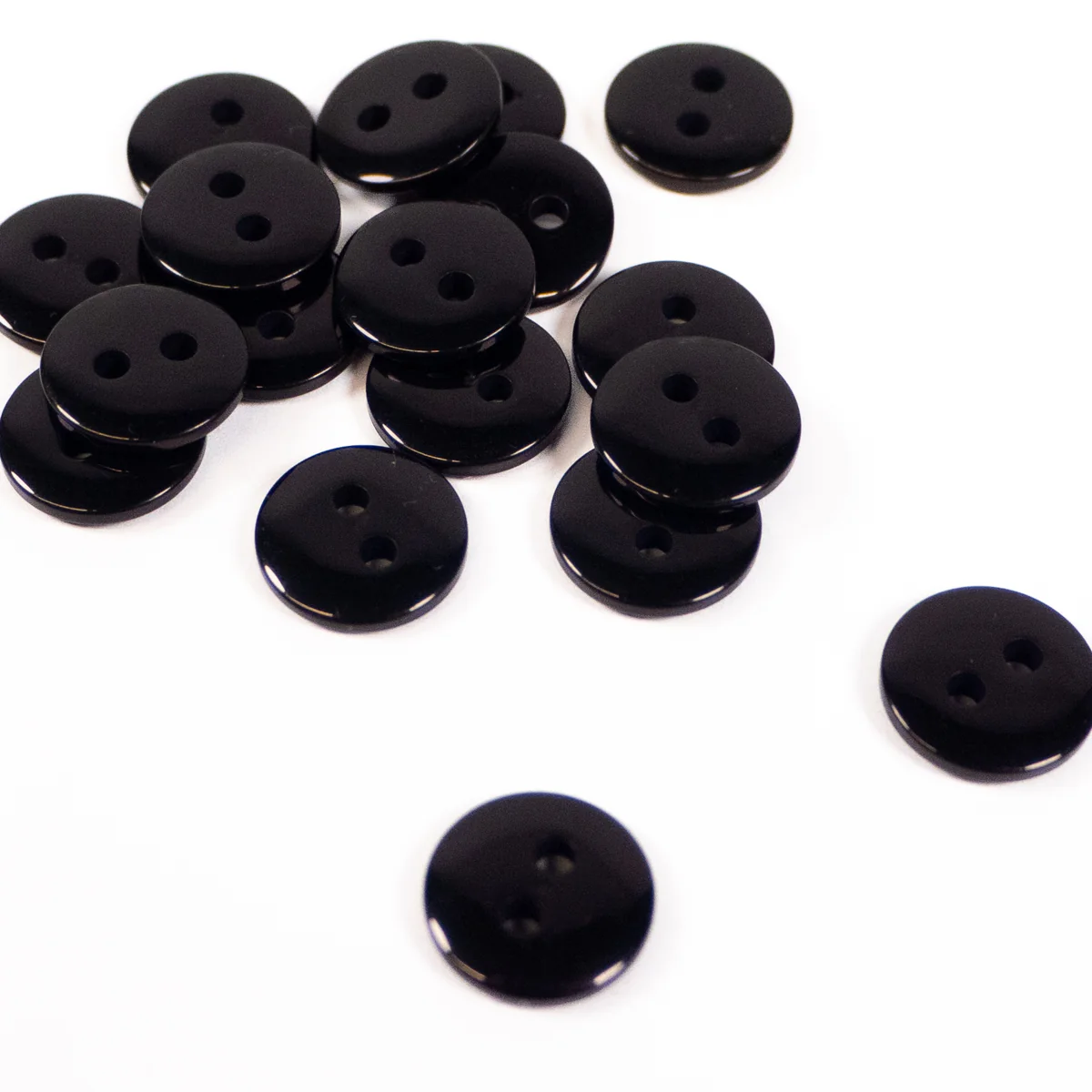 Bouton brillant 2 trous - 10, 12 et 15 mm - Noir - Image 3
