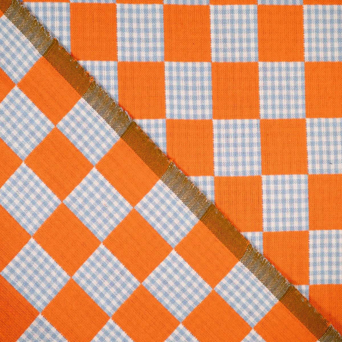 Tissu double étoffe - Fableism® - Checkmate Casepack - Orange et bleu - Image 5