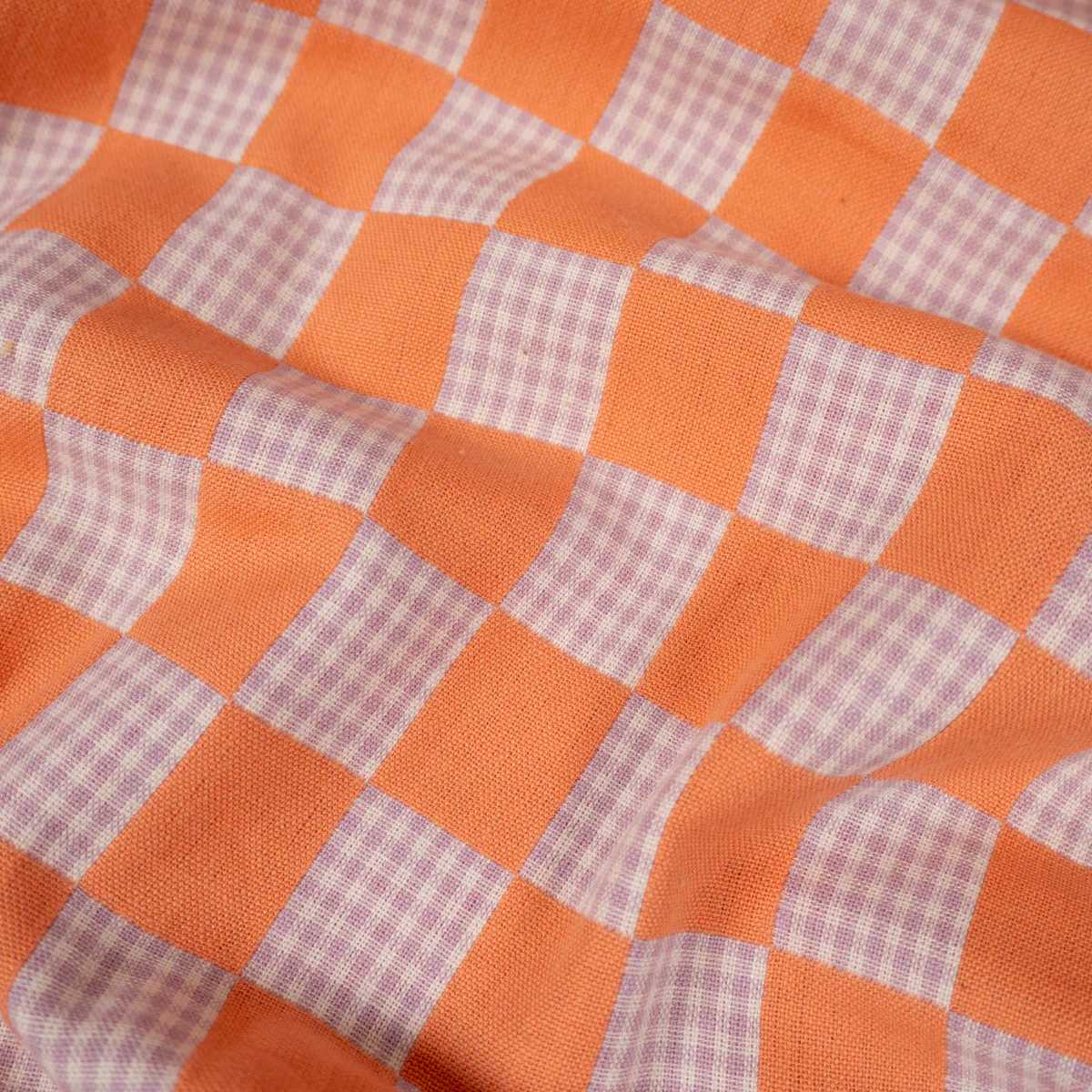 Tissu double étoffe - Fableism® - Checkmate Casepack - Orange et violet - Image 4