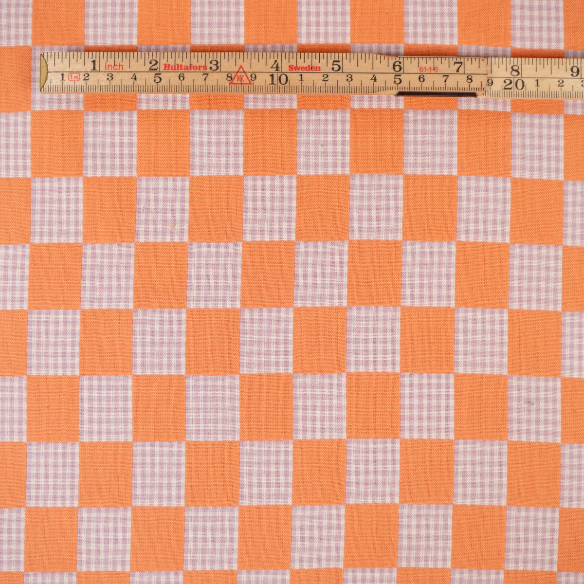 Tissu double étoffe - Fableism® - Checkmate Casepack - Orange et violet - Image 7