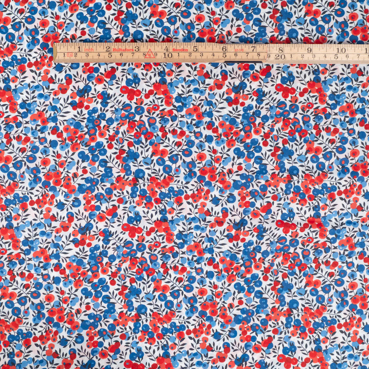 Tissu Liberty Tana Lawn WILTSHIRE - Rouge & Bleu - Image 5